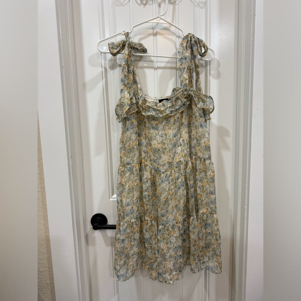 Elegant Floral Mini Dress in Cream and Yellow
